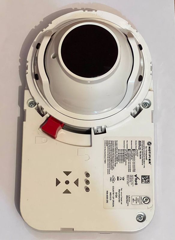 Адресный дымовой извещатель с отражательным лучом